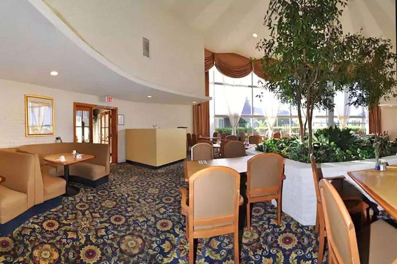 Days Inn By Wyndham Stockton Exterior foto